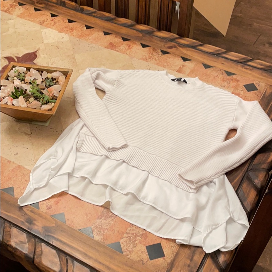 Vera Wang Sweater Brand New Junior Size Vera Wang Sweater Brand New Junior Size